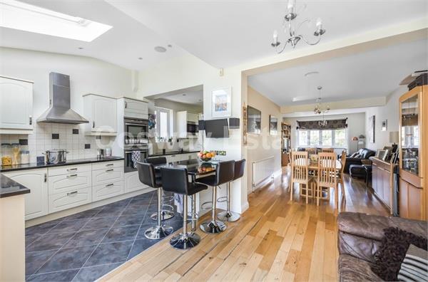 Holmwood Grove, Mill Hill